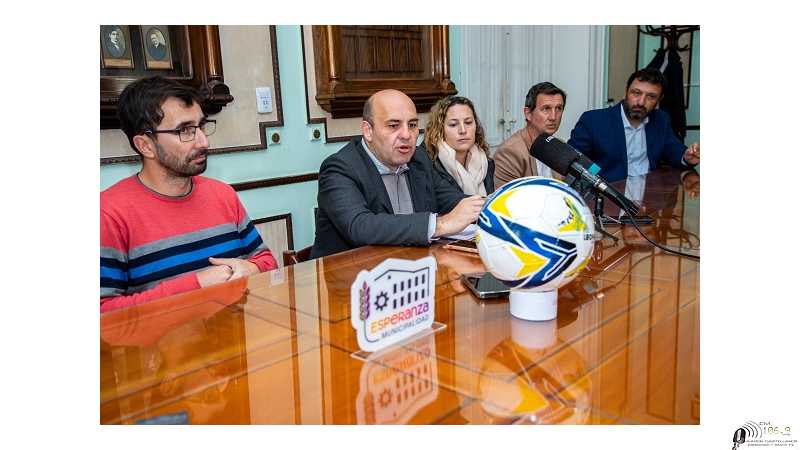 El Primer Congreso de Capacitación en Fútbol Formativo llega a Esperanza sabado 16 Agosto