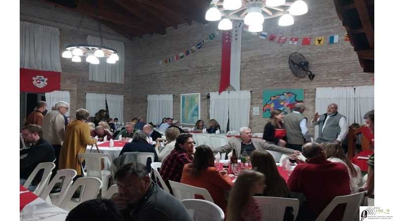 Cena de los Spazle en Schweizer Verein Wallis Humboldt (VER 8 FOTOS