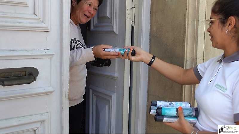 Comienza la entrega de bolsas para hojas, casa por casa, a más de 12 mil frentistas (ver video)