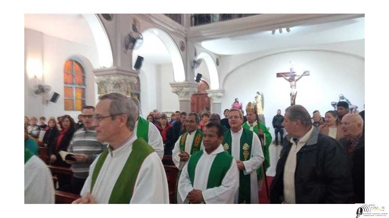 Asunción como párroco de San José, del padre Bonifacio Mbithi (Ver 14 fotos)