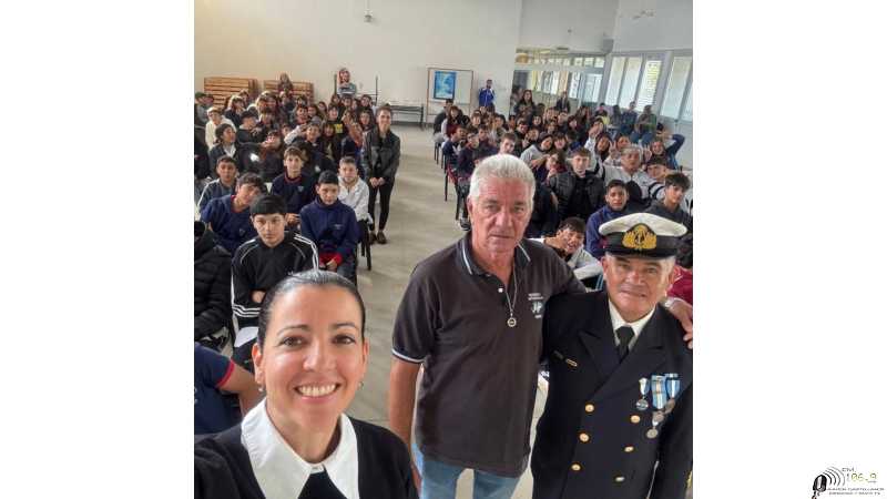 Eeso Secundaria Orilla rindieron homenajes ( ver 7 fotos)