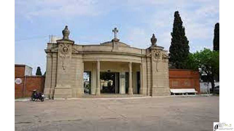 Sábado a las 16 Hs Misa en el Cementerio Municipal de Esperanza. Pidiendo por los Fieles difuntos.