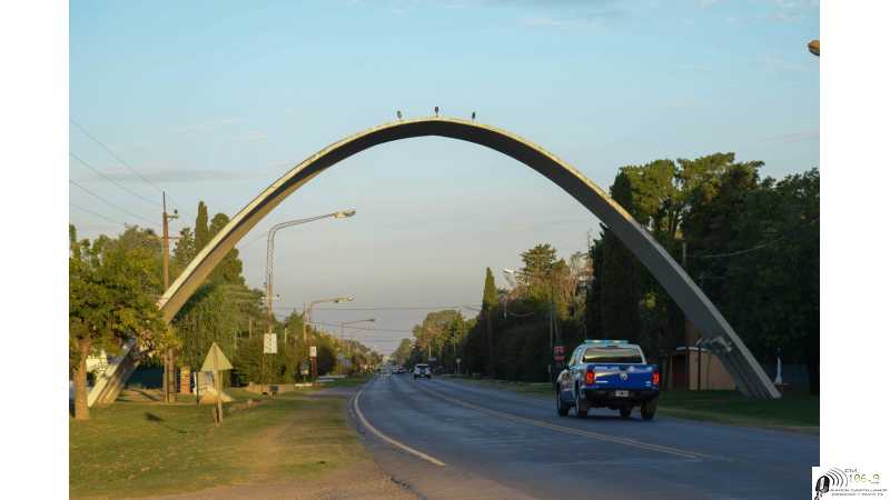 Ingreso a una obra en construción y desde su domicilio se secuestró material posiblemente estupefaciente