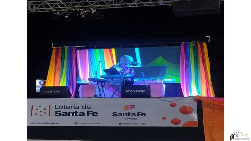 Se disfrutó de la noche de Carnaval en Esperanza ( VER VIDEO)