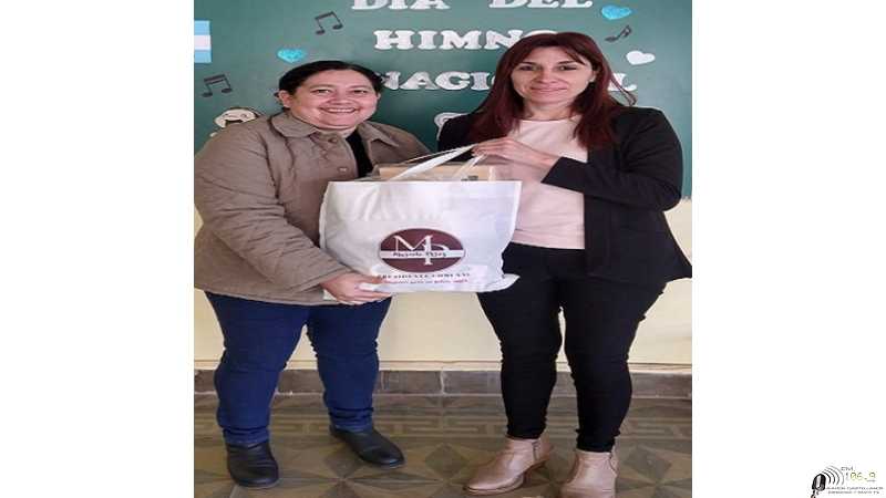 La Presidente Comunal de Cavour Sra. Marcela Perez hizo entrega de KIT de Primeros auxilios