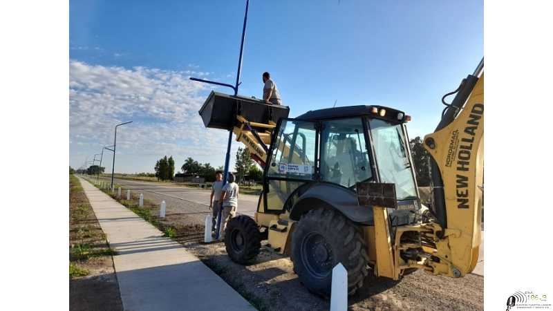 Municipalidad de San Jeronimo Norte colocan Nuevas columnas con luminarias en la ciclovia( VER 3 FOTOS)