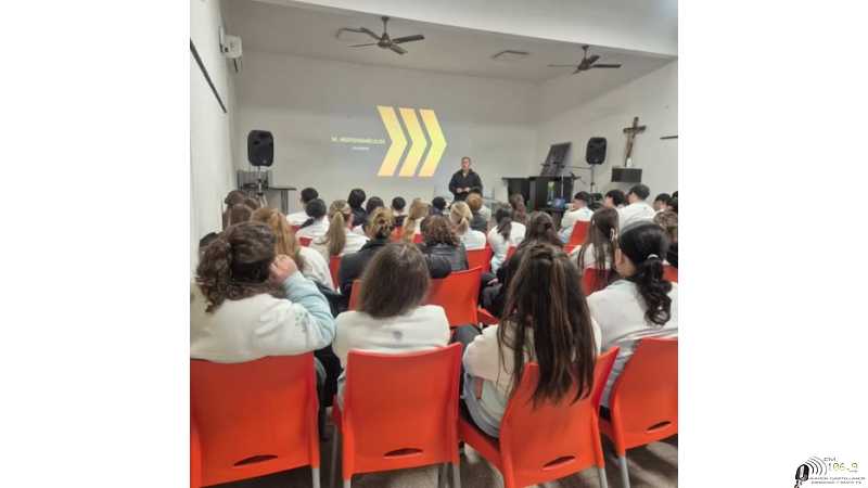 Día Del Peatón Desde la Municipalidad, a través del Programa Aula Vial, educamos para una movilidad responsable
