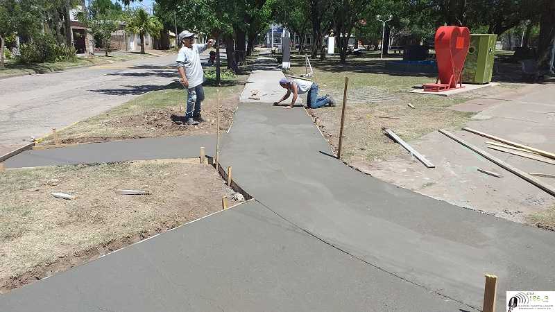 Plaza del barrio norte va cambiando con los trabajos que se realizan hoy 2 - 12 - 2022 (VER 7 FOTOS)