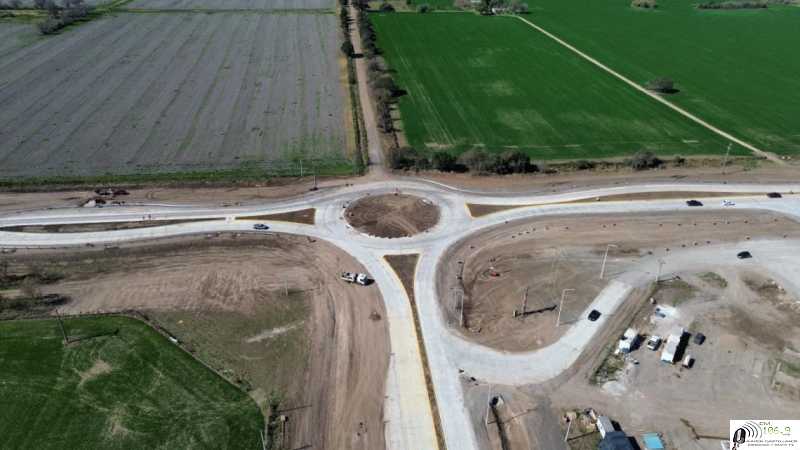 Inaugurada la rotonda ubicada en la intersección de la Ruta Provincial N° 4 y la Ruta Provincial N° 80s, y sirve como acceso a la localidad de Progreso.VER VIDEO