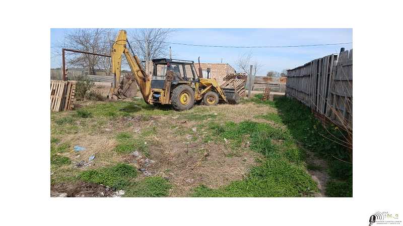 La municipalidad desmanteló construcciones de madera en un asentamiento irregular