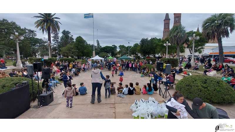 Hoy domingo adopción responsable, junto a Aepa, peluditos y municipalidad de Esperanza