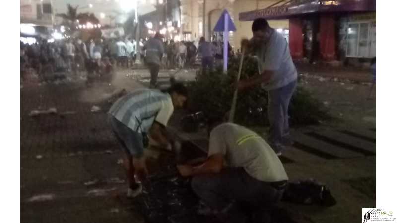 La Plaza tuvo la limpieza inmediata tras los festejos, por personal Municipal y gente que colaboró
