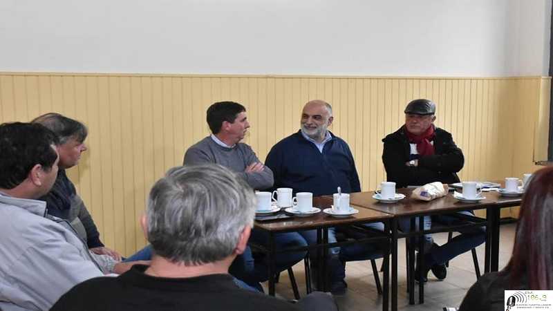 Ruben Pirola y el representante de Enohsa en Santa Fe, Lic. Roberto Meli con Presidentes Comunales(9 FOTOS)