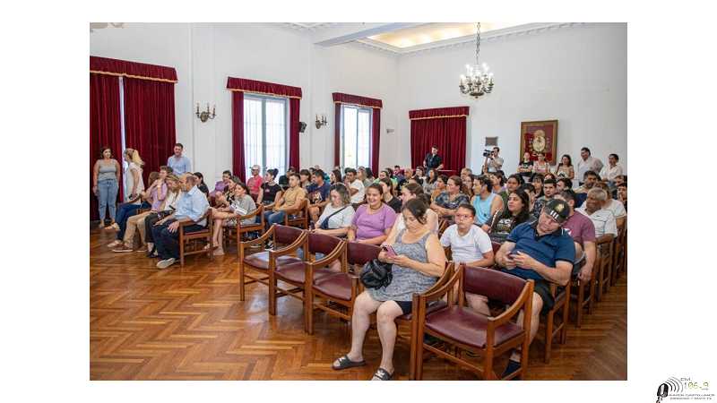 Rodrigo Müller: “Hoy cuatro familias reciben la oportunidad de construir futuro en su vivienda propia”