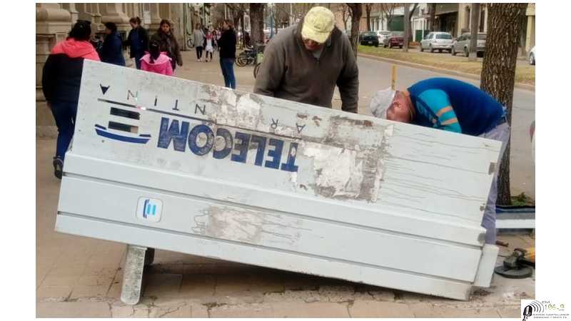 El Gobierno de la Ciudad podrá retirar las cabinas de teléfonos públicos.