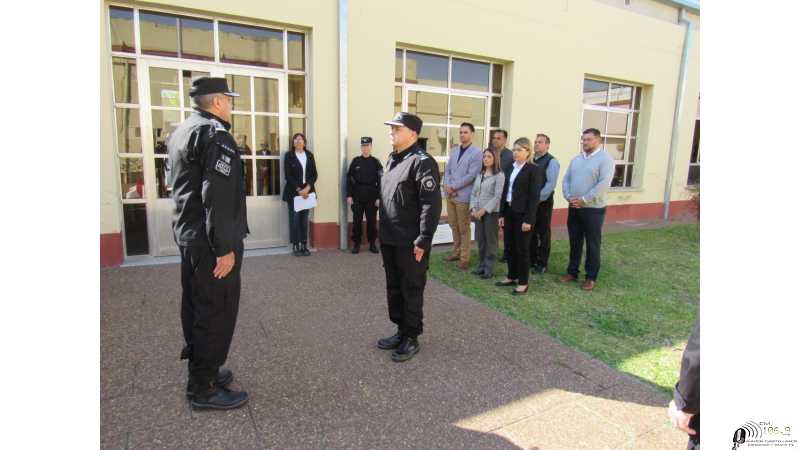 El Director de Policía Lic. Martín Molina Jefe U.R. XI, impuso la formula de rigor al flamante subjefe,   Director de Policía  Lic. Carlos Pagano,