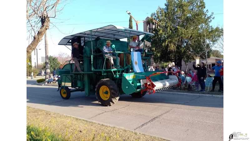Hermosa demostración del museo de máquinas agrícolas en Humboldt ( VER 56 FOTOS)