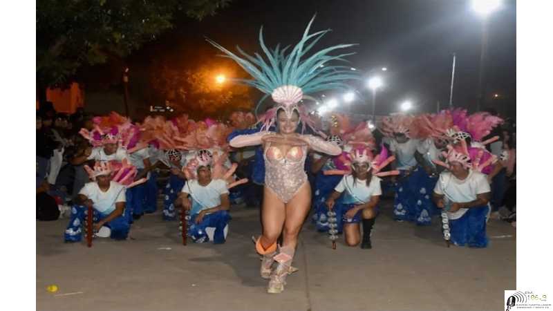 Aqui vemos 27 fotos de la gran comparsa Carioca de Esperanza