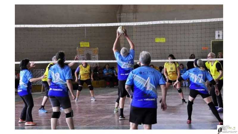 Continúa abierta la inscripción al deporte “Newcom” para personas mayores