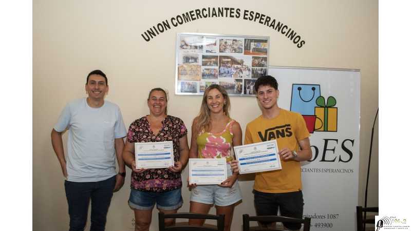 En Ucoes finalizaron los cursos de capacitaciones ( ver 4 fotos egresados)