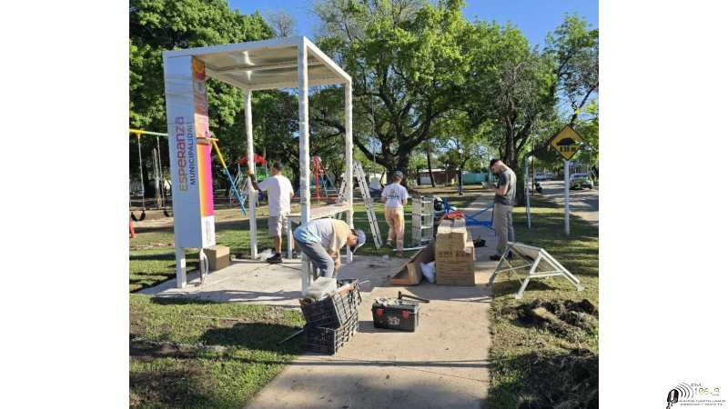 EstaciónSolar plaza Las Carretas, vas a poder realizar Carga Gratuita de tus dispositivos y de agua caliente.( ver 5 fotos)